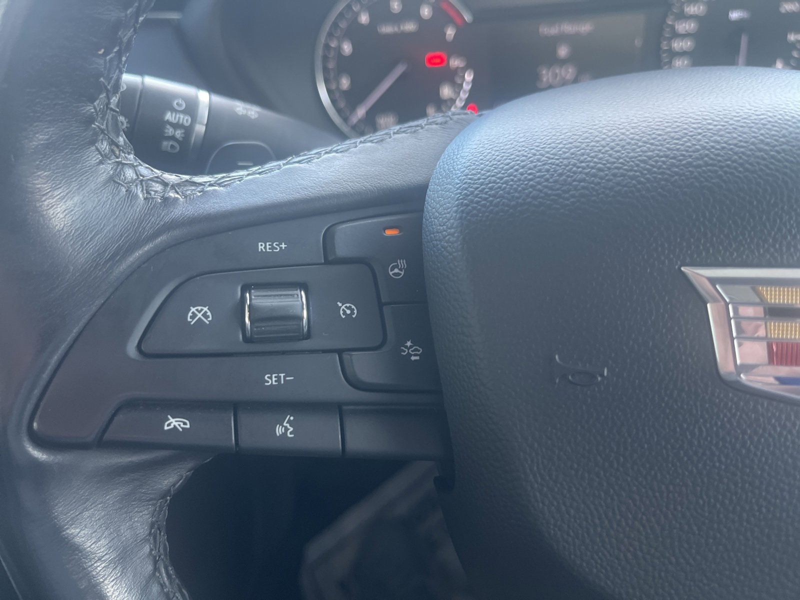 Used 2019 Cadillac XT4 Premium Luxury image 19