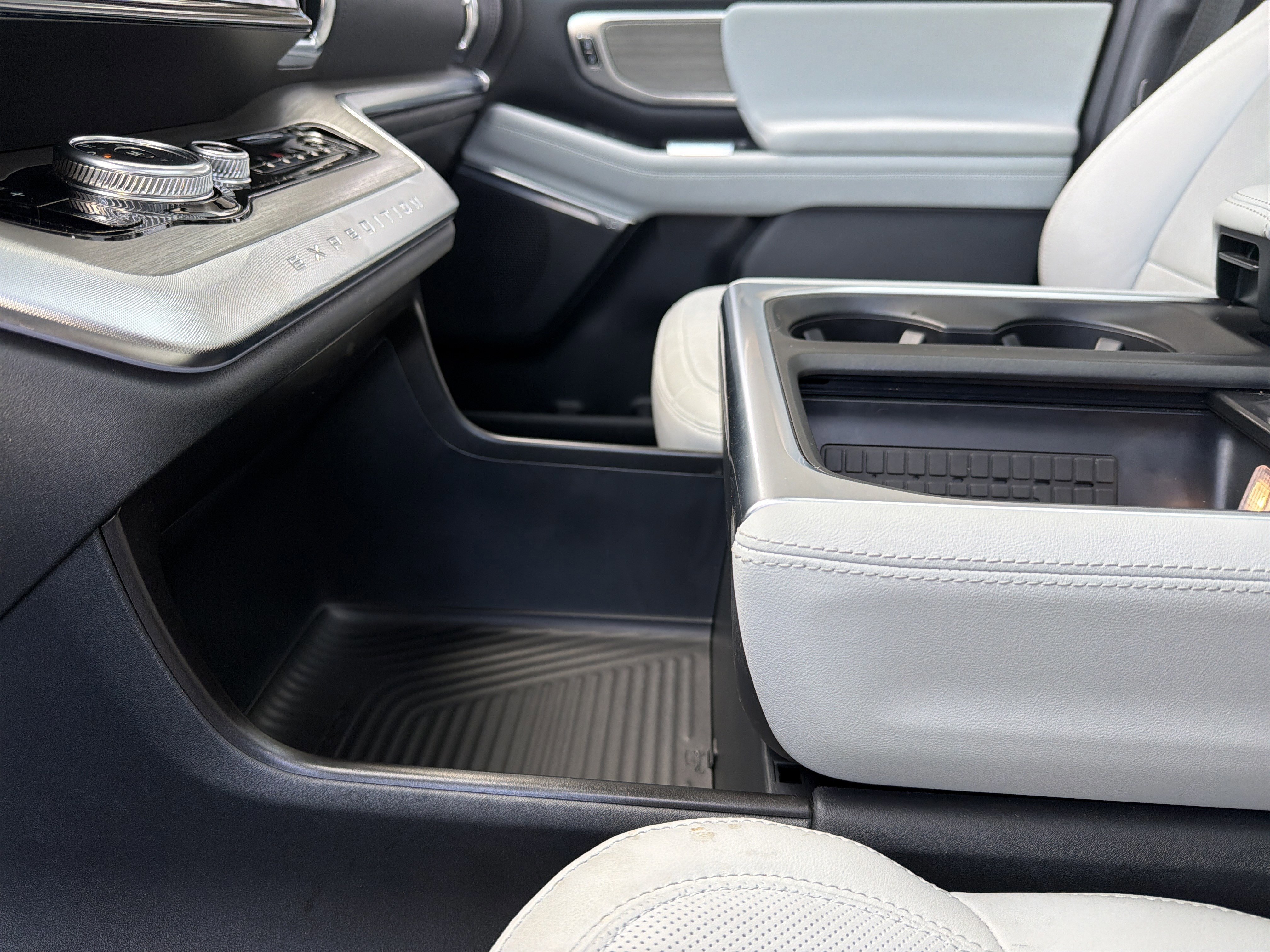 Certified 2025 Ford Expedition Platinum w/ Driver's Package image 59