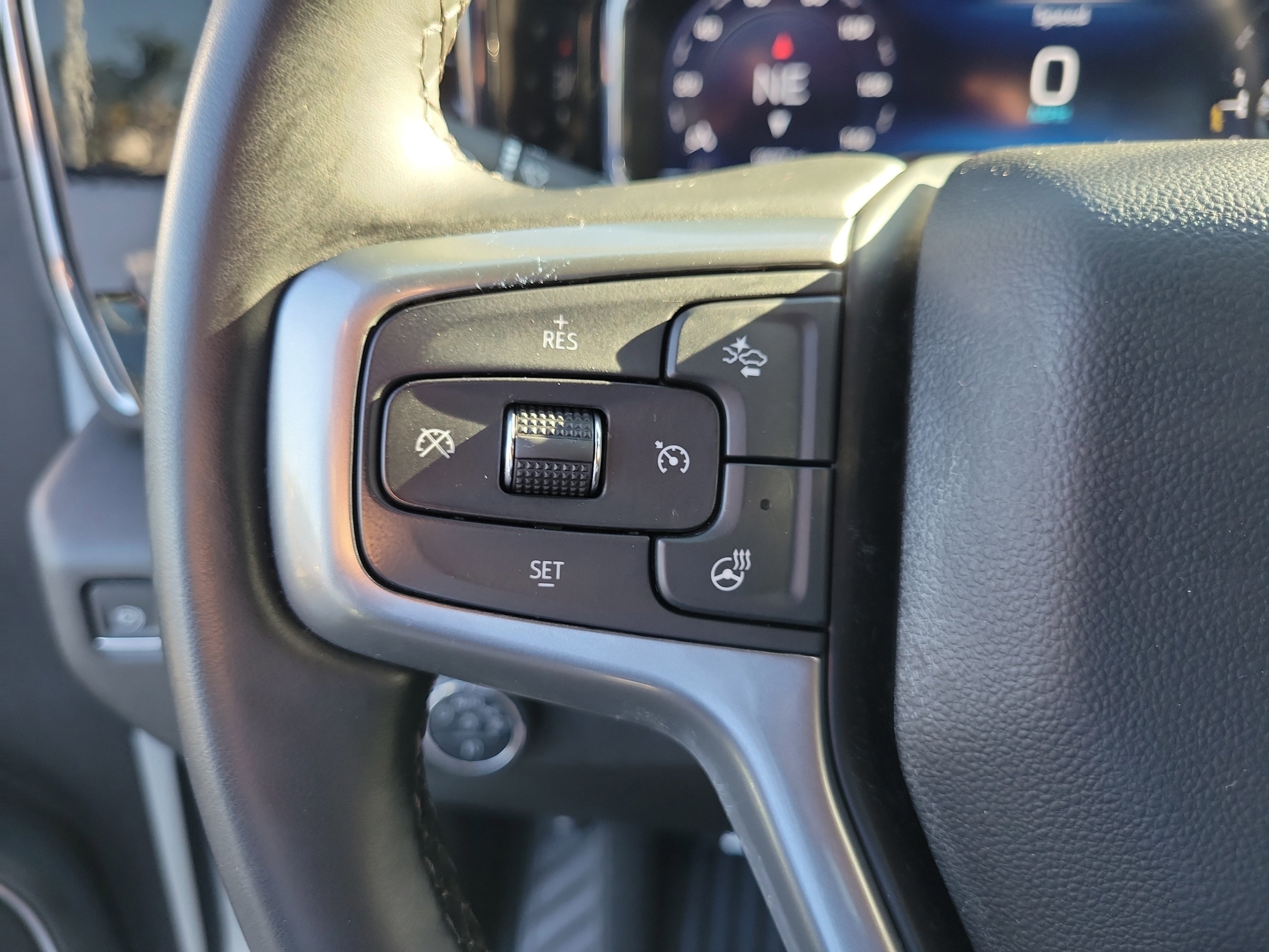 Used 2025 Chevrolet Silverado 2500 LT w/ Convenience Package image 6