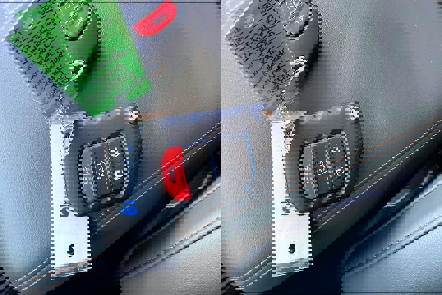 Used 2025 Jeep Gladiator Mojave AWD/4WD image 13