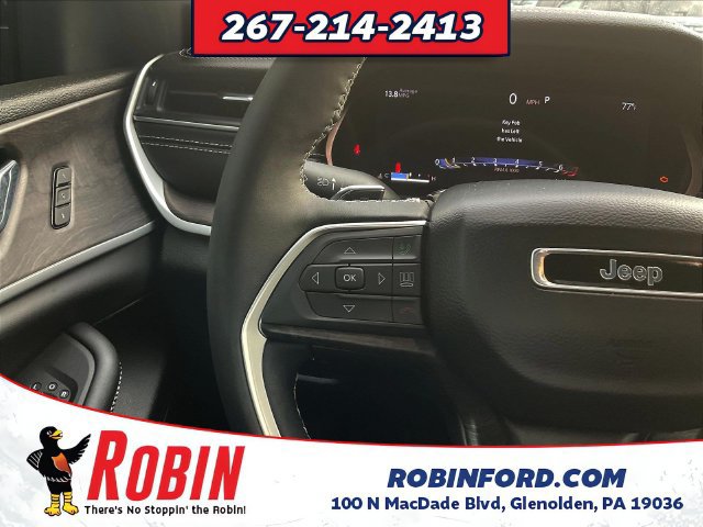 Used 2025 Jeep Grand Cherokee Limited AWD/4WD image 13