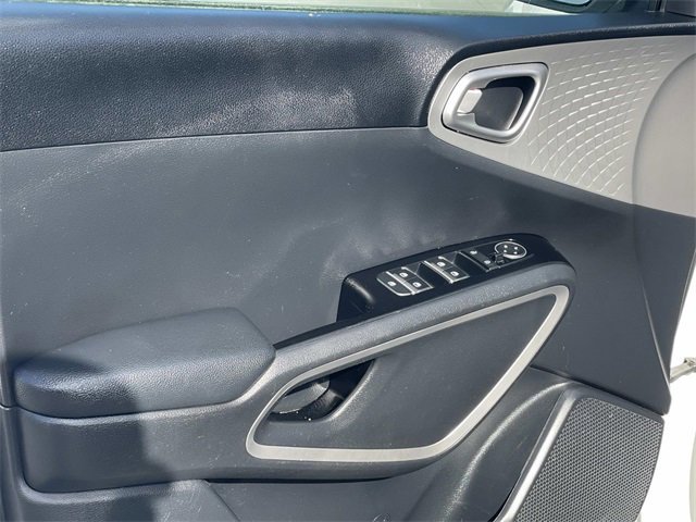 Used 2023 Kia Soul S image 19