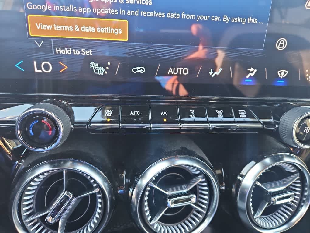 Used 2024 Chevrolet Blazer EV LT AWD/4WD image 17