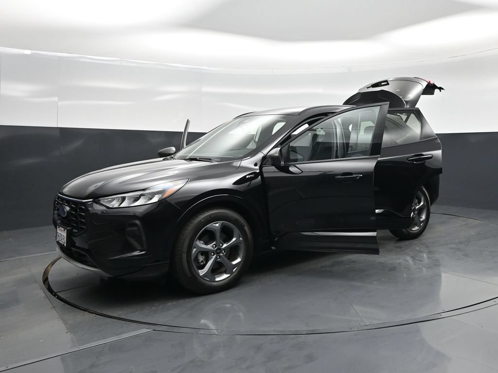 Certified 2023 Ford Escape ST-Line w/ Tech Pack #1 FWD image 31