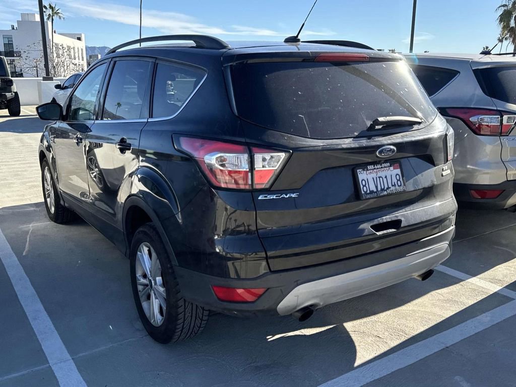 Certified 2018 Ford Escape SE image 4