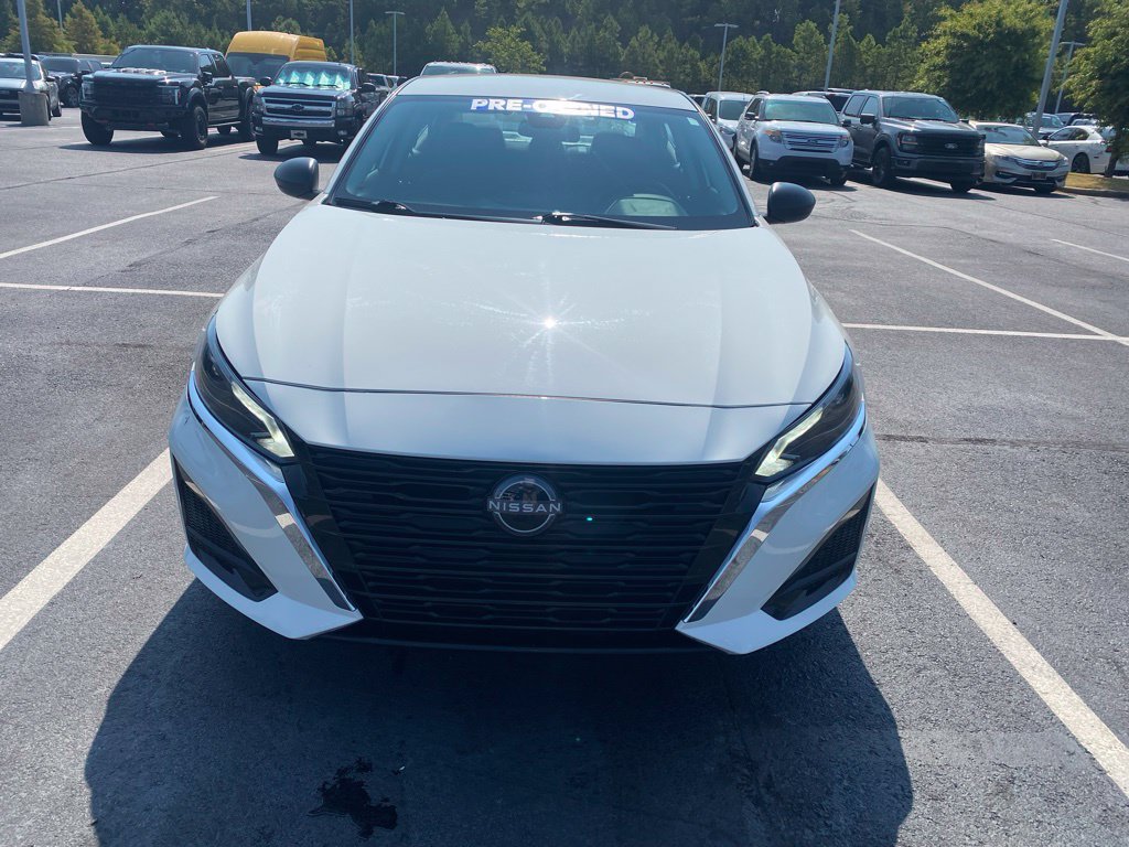Used 2025 Nissan Altima 2.5 SV FWD image 2
