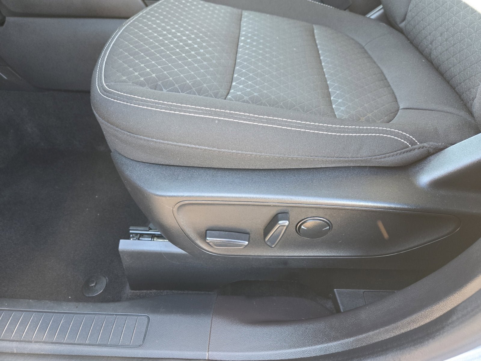Certified 2023 Ford Escape Active AWD/4WD image 12