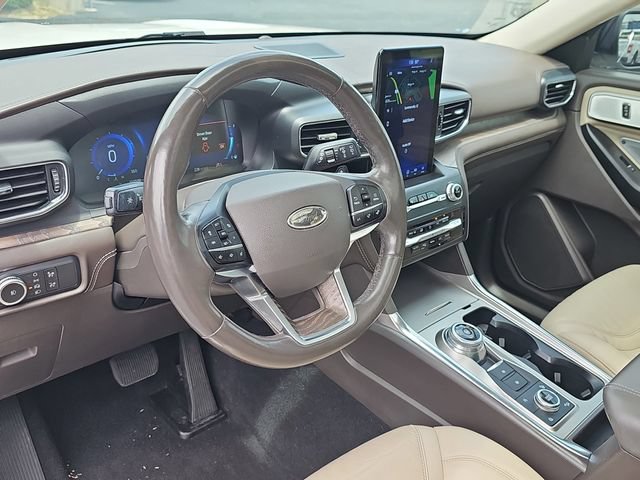 Certified 2020 Ford Explorer Platinum w/ Premium Technology Package AWD/4WD image 19