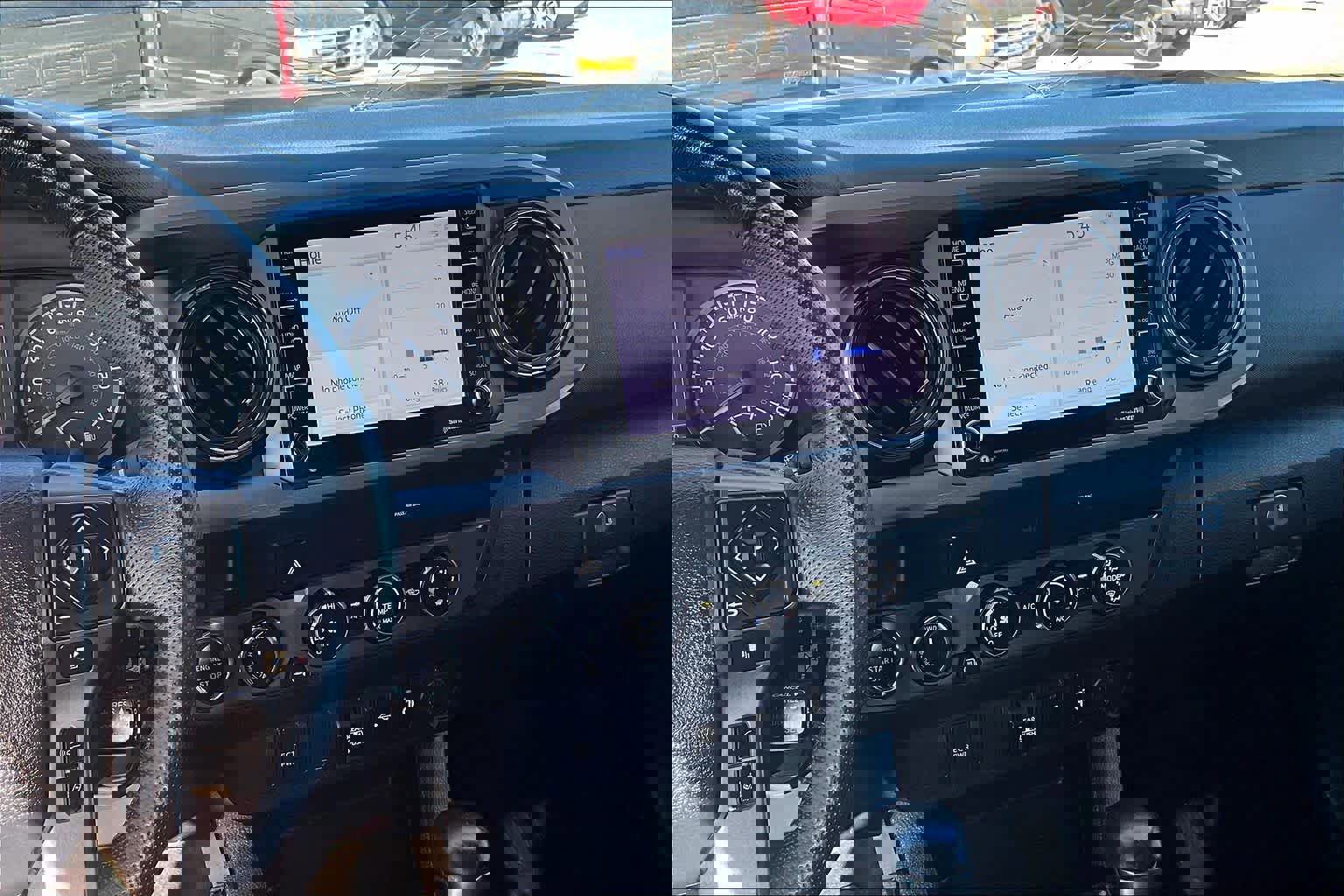 Used 2020 Toyota Tacoma TRD Off-Road AWD/4WD image 9