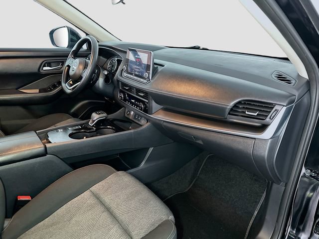 Used 2024 Nissan Rogue SV image 32