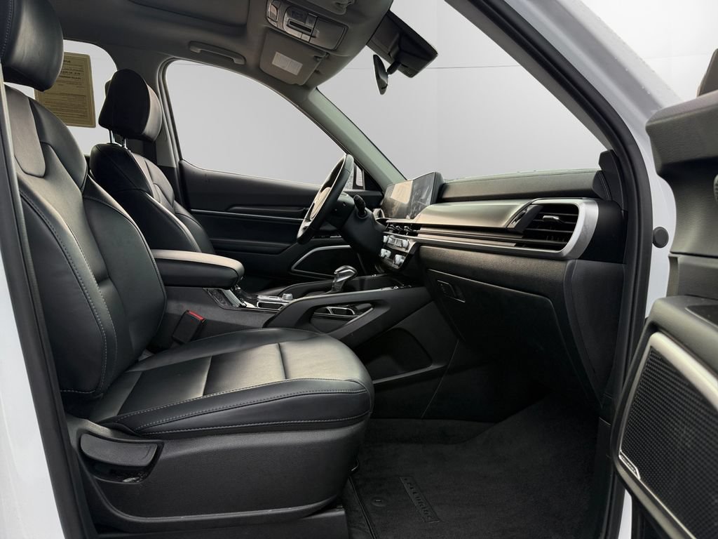 Used 2025 Kia Telluride S FWD image 15