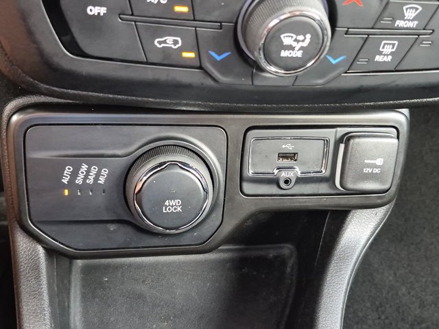 Used 2023 Jeep Renegade Altitude w/ Convenience Group I AWD/4WD image 29
