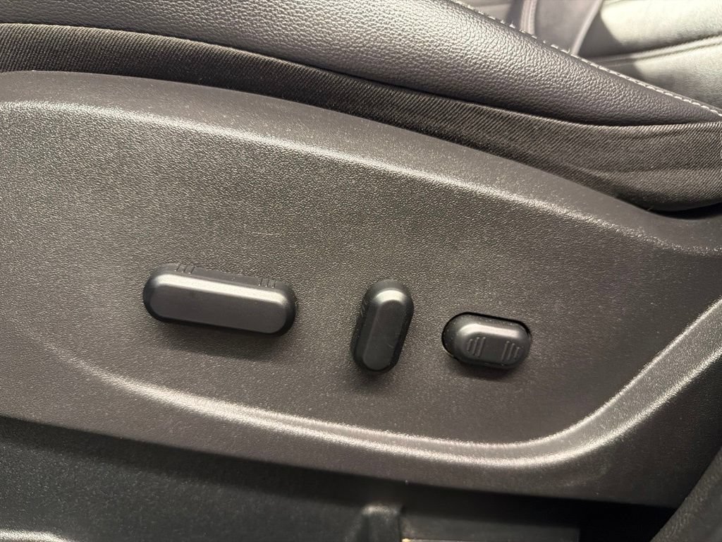 Certified 2019 Ford Escape Titanium AWD/4WD image 29
