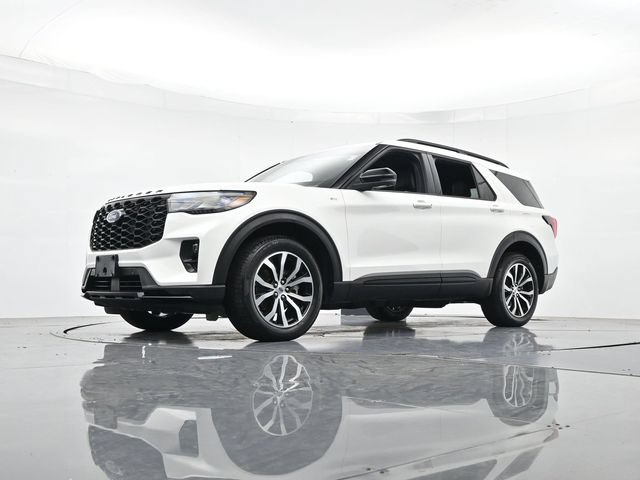 Certified 2025 Ford Explorer ST-Line AWD/4WD image 39