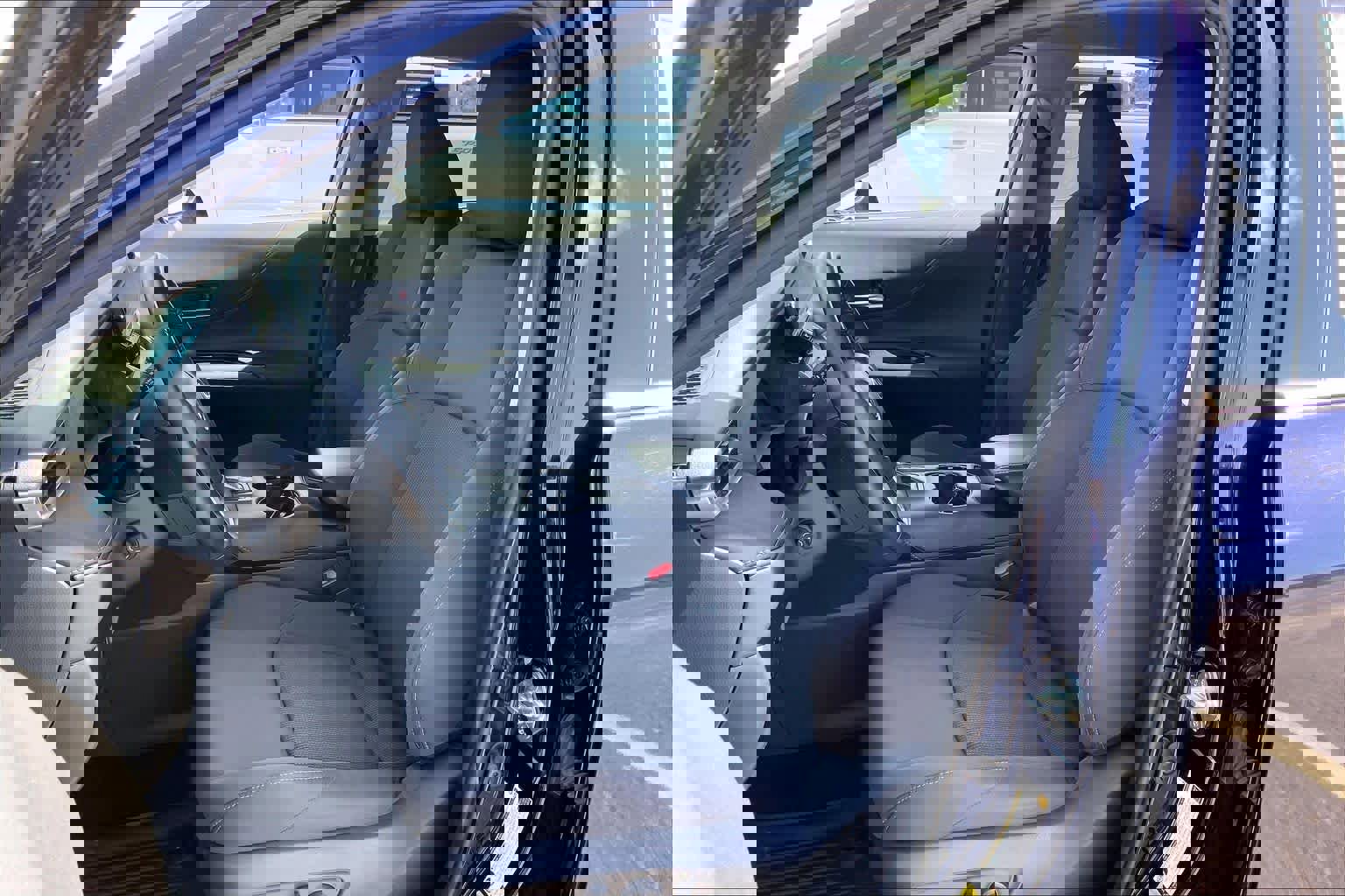 Used 2024 Toyota Venza LE AWD/4WD image 10