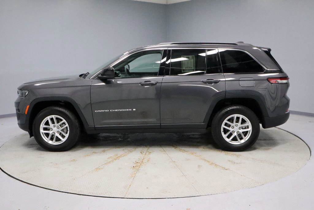 Used 2024 Jeep Grand Cherokee Laredo X w/ Luxury Tech Group I AWD/4WD image 8