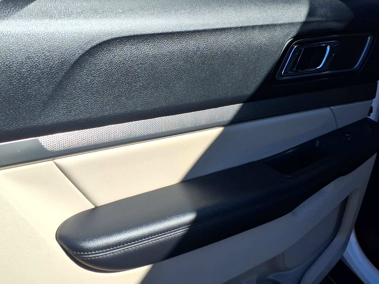Certified 2019 Ford Explorer XLT w/ Equipment Group 202A AWD/4WD image 15