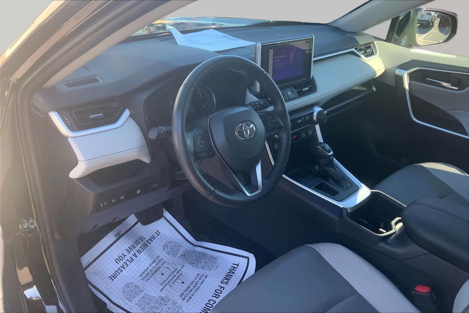 Used 2025 Toyota RAV4 XLE Premium w/ Weather Package FWD image 18