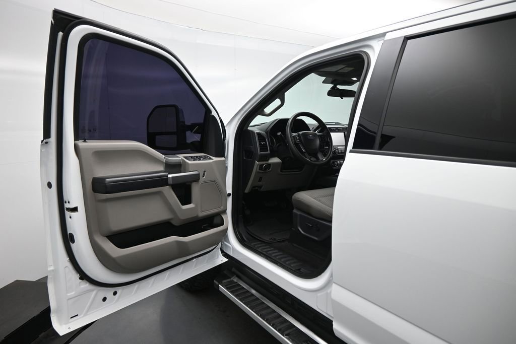 Certified 2022 Ford F250 XLT w/ XLT Premium Package AWD/4WD image 9