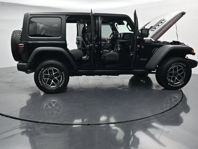 Used 2024 Jeep Wrangler Unlimited Rubicon AWD/4WD image 39