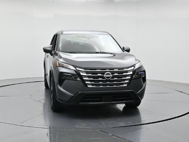 Used 2025 Nissan Rogue SV FWD image 4