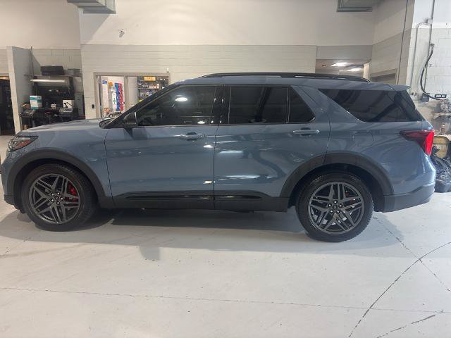 Certified 2025 Ford Explorer ST w/ Sun And Sound Package AWD/4WD image 8