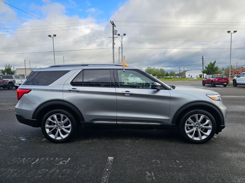 Certified 2022 Ford Explorer Platinum w/ Equipment Group 601A AWD/4WD image 5
