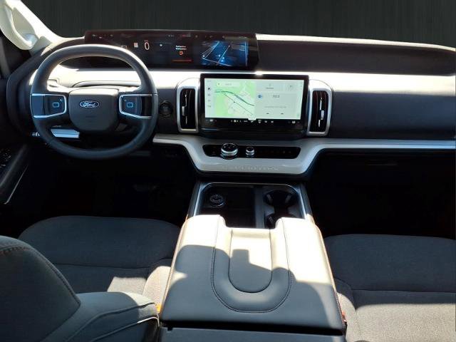 Certified 2025 Ford Expedition Active image 18