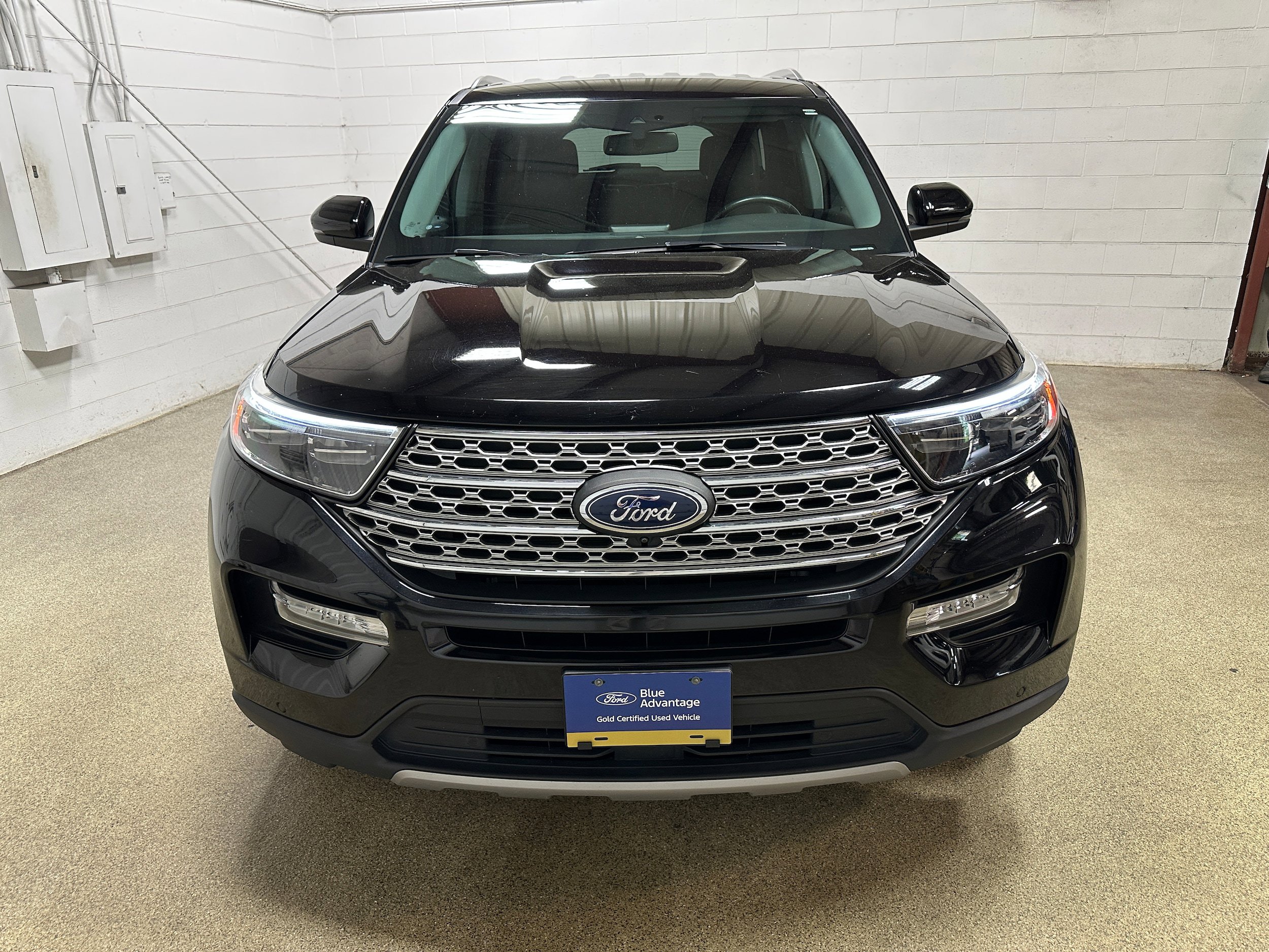 Certified 2023 Ford Explorer Limited w/ Equipment Group 301A AWD/4WD image 31