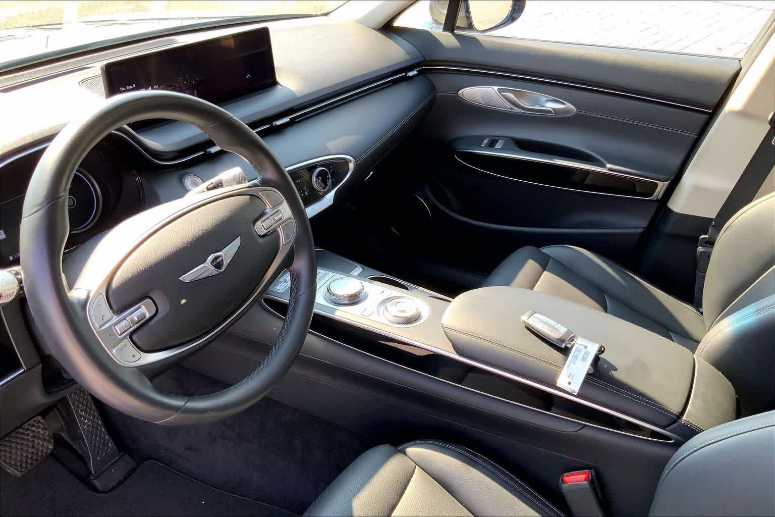 Used 2025 Genesis GV70 2.5T AWD/4WD image 15