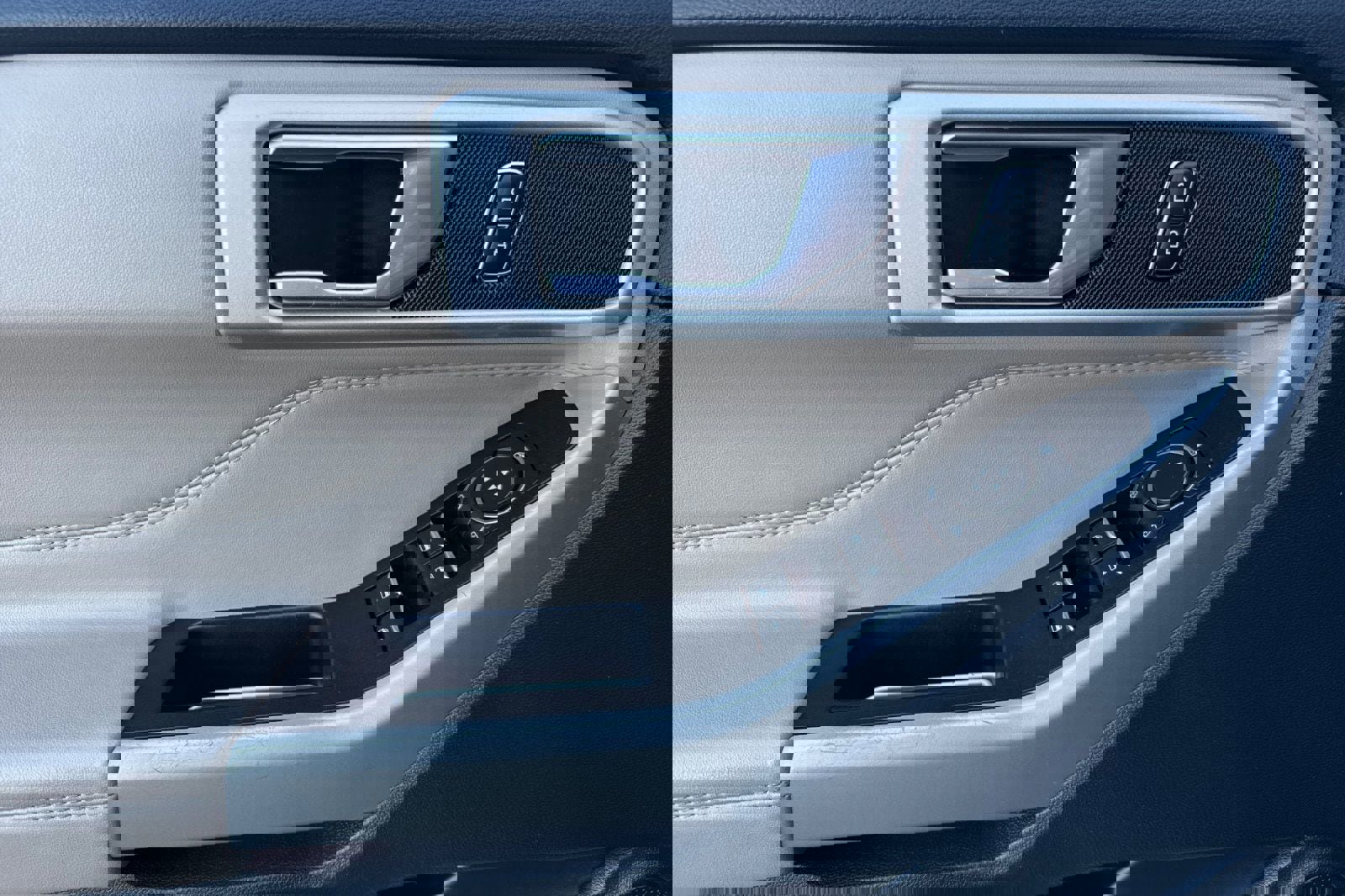 Certified 2022 Ford Explorer XLT w/ Equipment Group 202A image 14