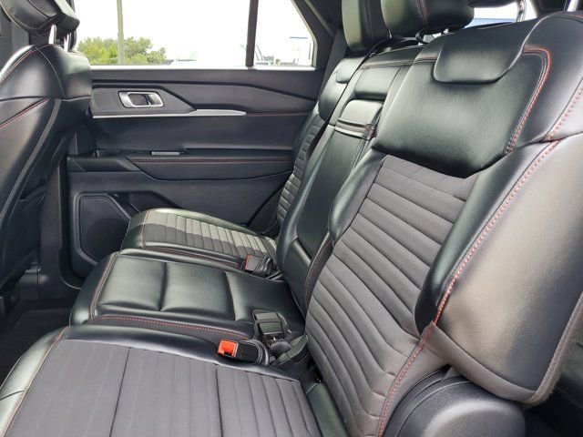 Certified 2025 Ford Explorer ST-Line image 13