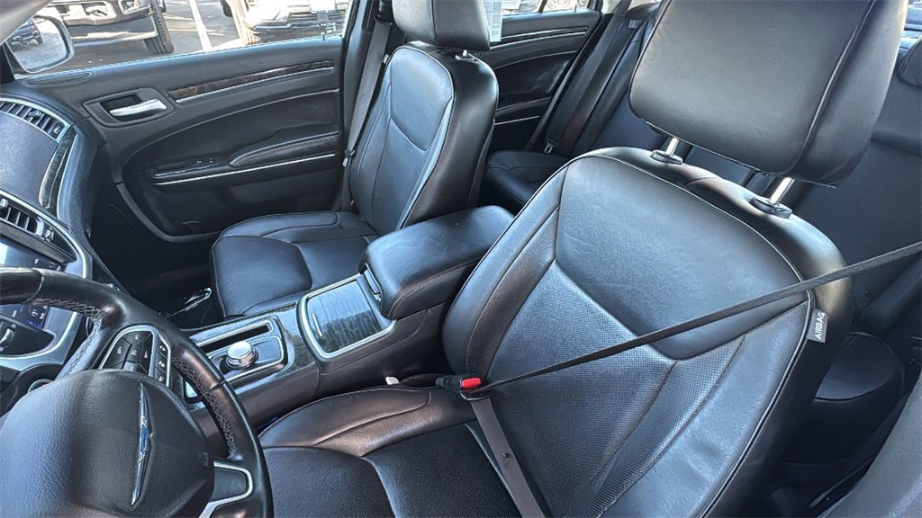 Used 2018 Chrysler 300 Limited w/ Safetytec Plus Group image 21
