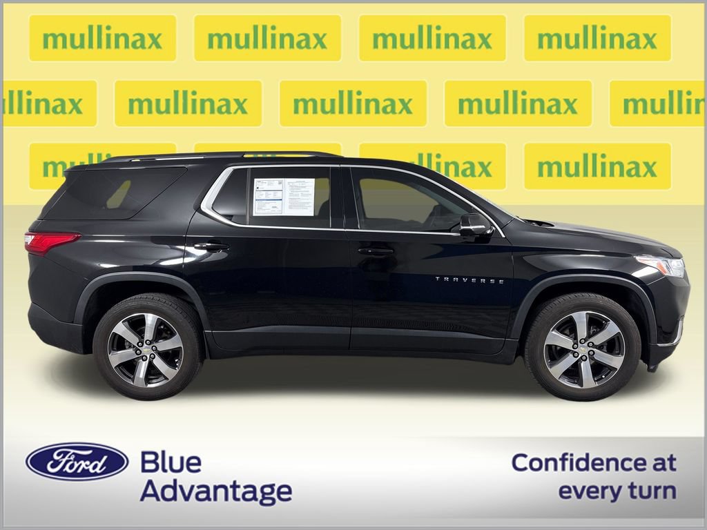 Used 2020 Chevrolet Traverse LT w/ LT Premium Package FWD image 2