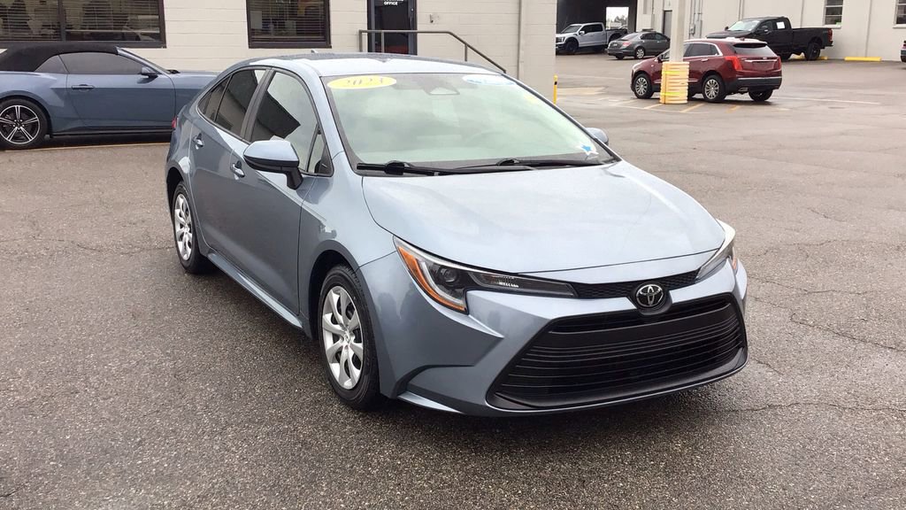 Used 2023 Toyota Corolla LE image 7