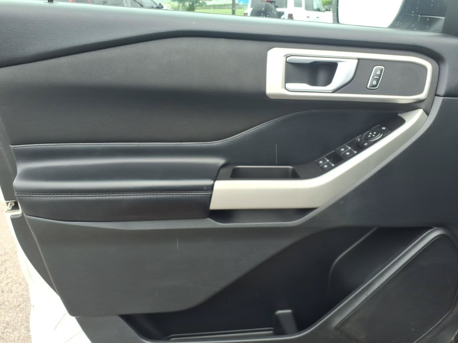 Certified 2020 Ford Explorer XLT RWD image 12