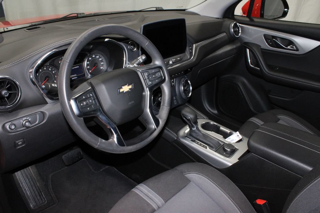 Used 2025 Chevrolet Blazer LT AWD/4WD image 23