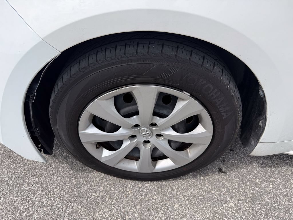 Used 2025 Toyota Corolla LE FWD image 27
