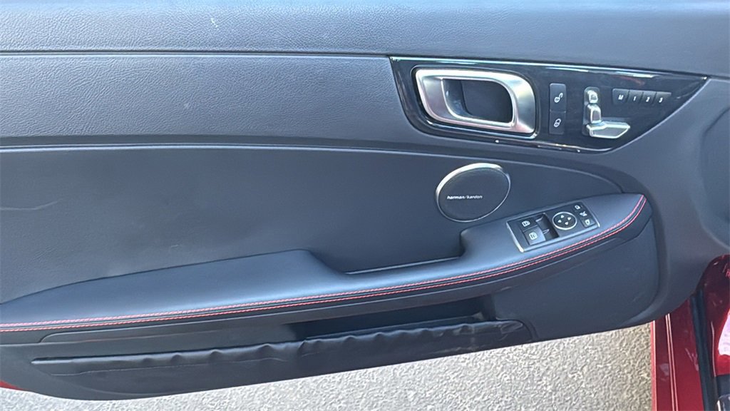 Used 2019 Mercedes-Benz SLC 300 image 18