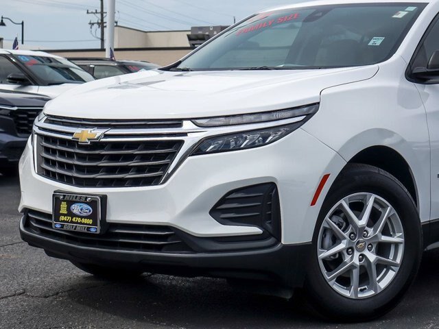 Used 2024 Chevrolet Equinox LS w/ LS Convenience Package FWD image 3
