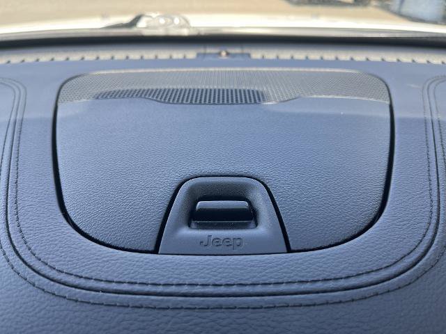 Used 2019 Jeep Cherokee Limited AWD/4WD image 16