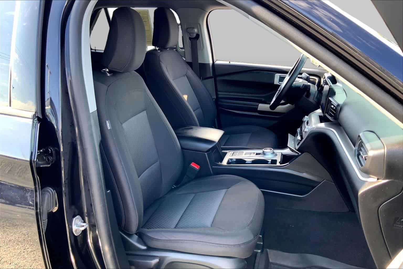 Certified 2023 Ford Explorer XLT RWD image 9