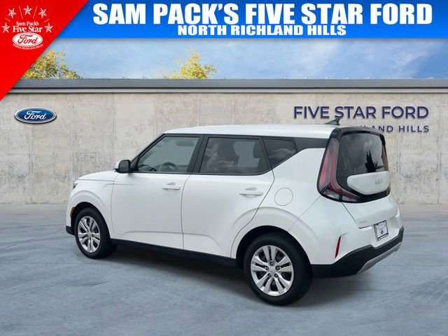 Used 2023 Kia Soul LX FWD image 7