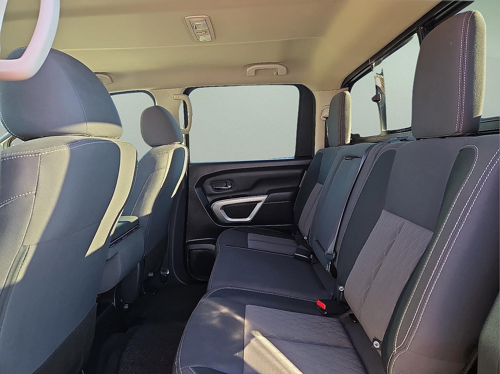 Used 2024 Nissan Titan SV image 10