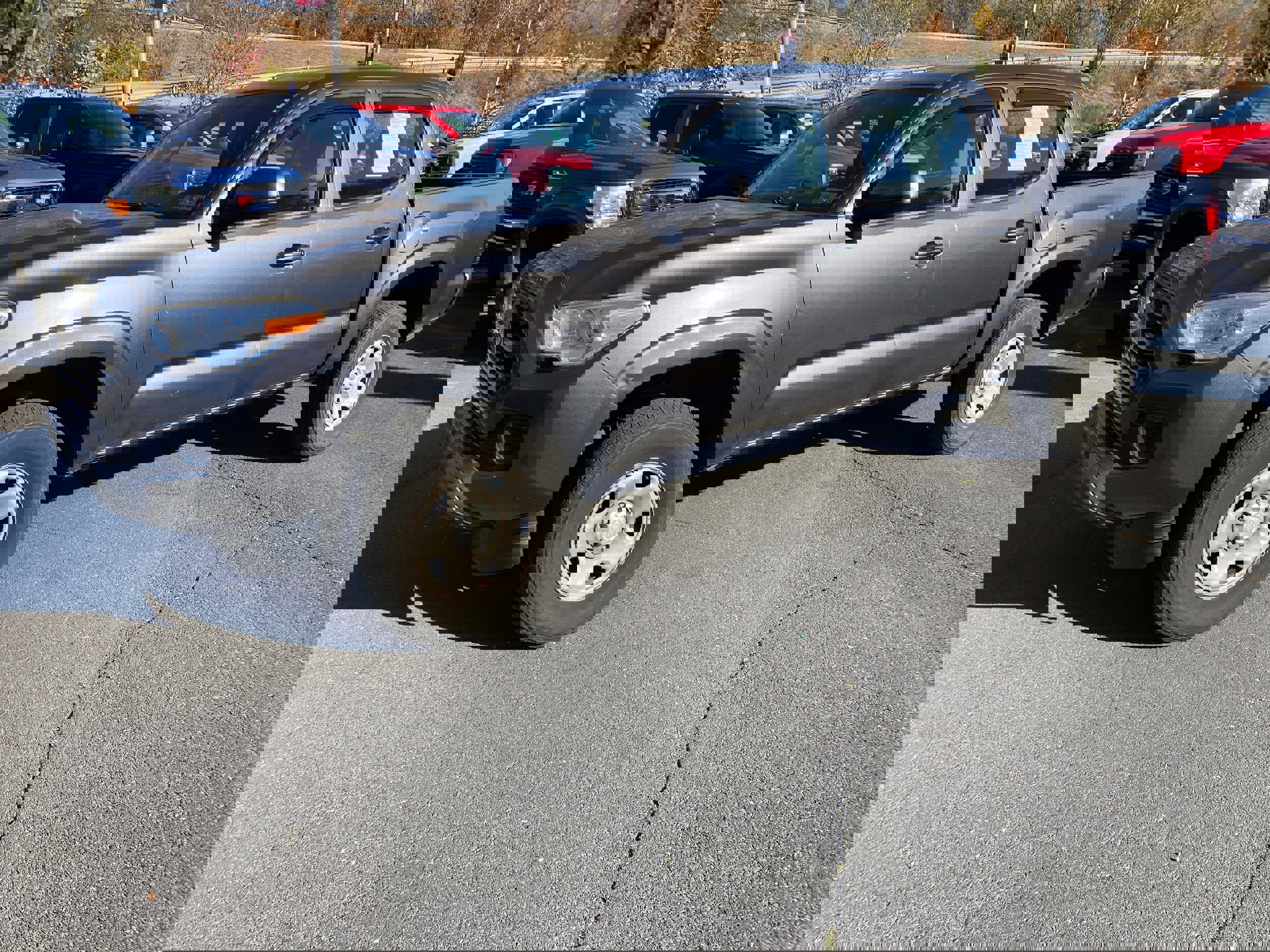 Used 2018 Toyota Tacoma SR5 image 2