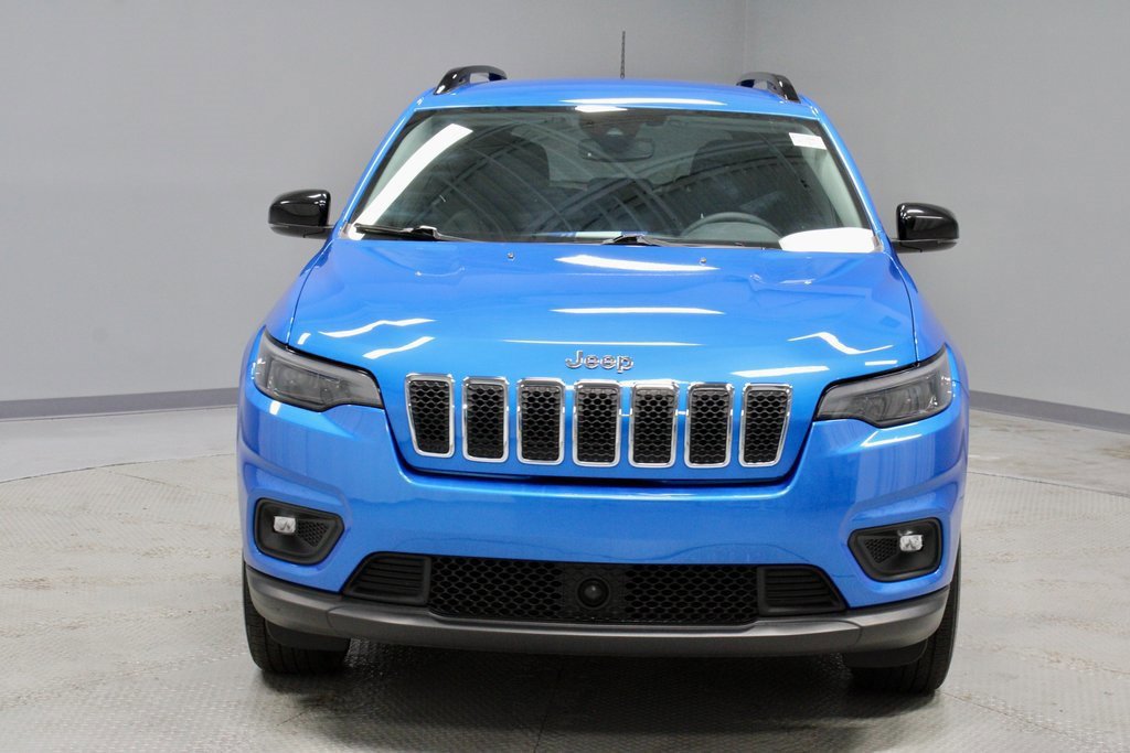 Used 2022 Jeep Cherokee Latitude Lux w/ Mopar Interior Package image 8