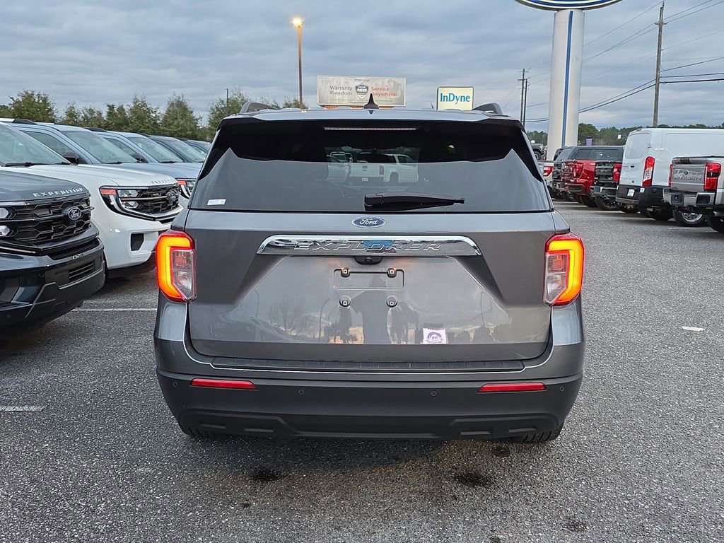 Certified 2024 Ford Explorer XLT image 4