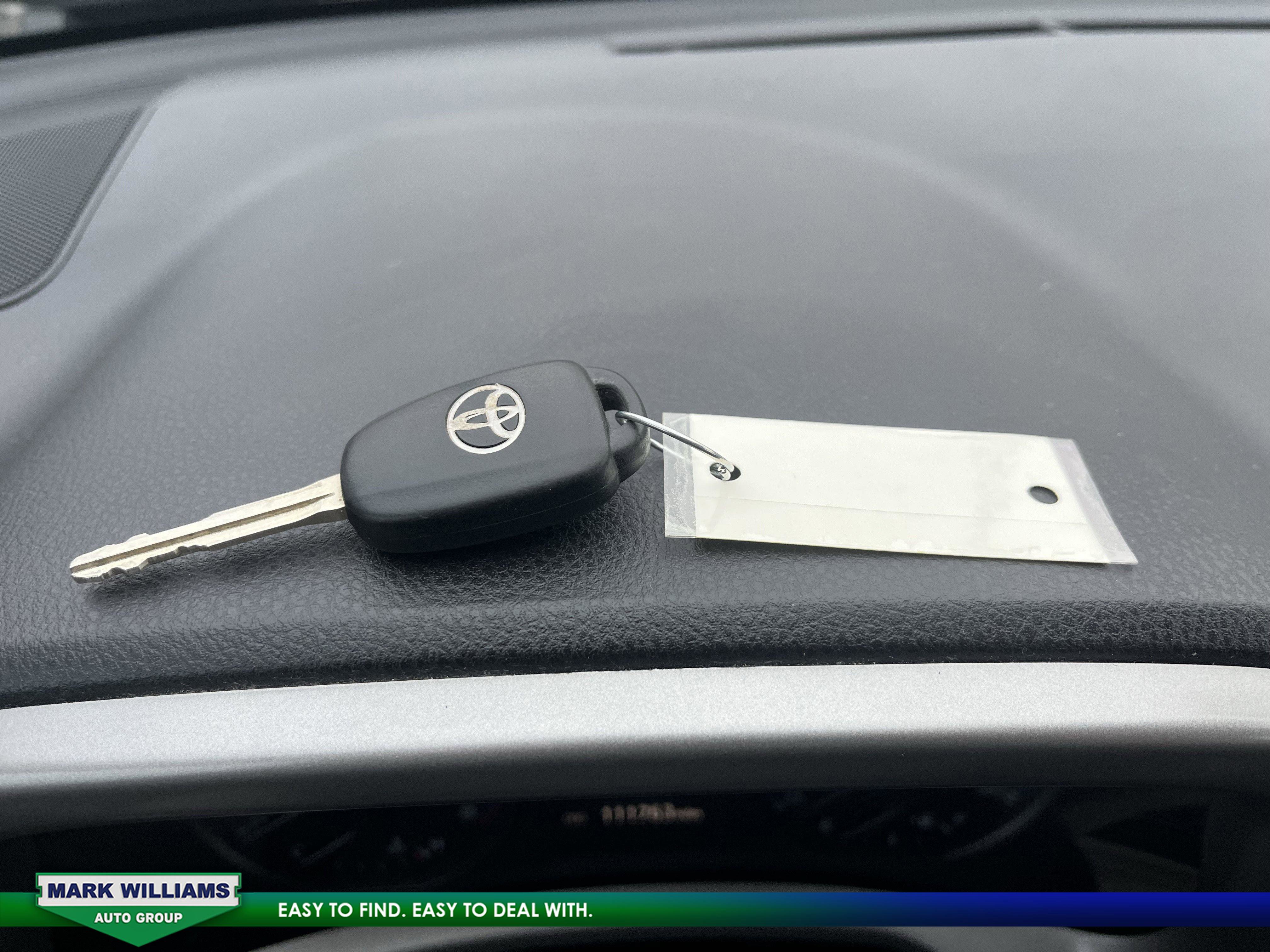 Used 2018 Toyota RAV4 LE image 25