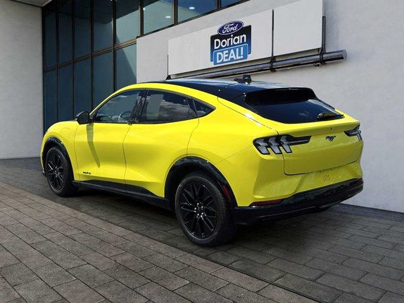 Certified 2025 Ford Mustang Mach-E Premium w/ Sport Appearance Package AWD/4WD image 5