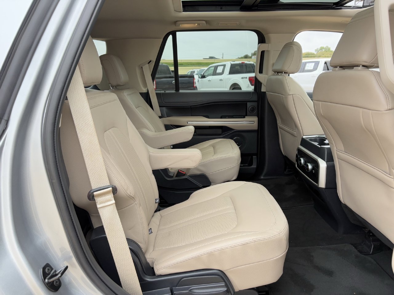 Certified 2024 Ford Expedition Limited RWD image 32